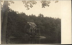 Lakeside Cottage, Lake Populatic Postcard