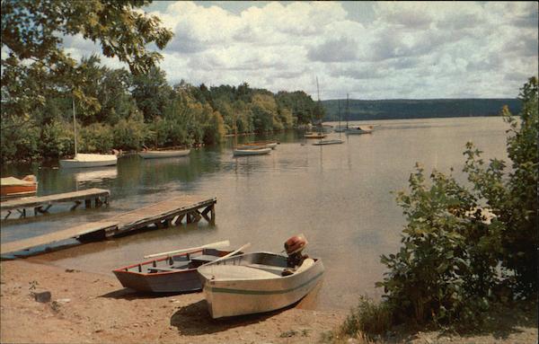Snug Harbor on Lake Chargoggagoggmanchauggagoggchaubunagungamaugg Webster Massachusetts