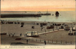 La Plage et les Jetees Postcard