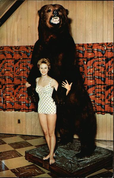 Giant Kodiak Bear Harrisburg Pennsylvania Shuey, Brown's Studio