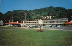 Howard Johnson's Motor Lodge and Restaurant Wheeling, WV Postcard Postcard Postcard