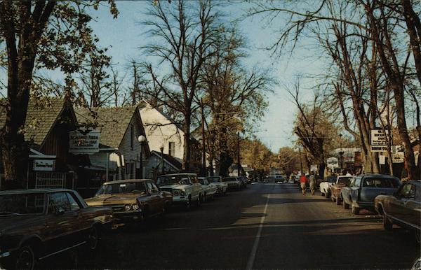 Busy Van Buren Street Nashville Indiana