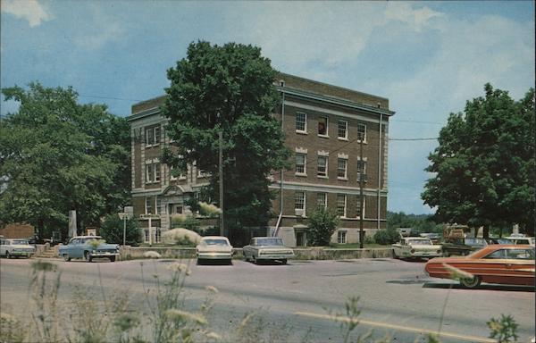 Perry County Courthouse Linden Tennessee L. D. Thompson