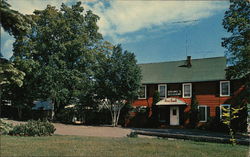 Greunke's Restaurant an dInn Postcard