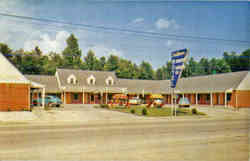 The Southmoor Motel, U. S. No. 25, North Main St London, KY Postcard Postcard