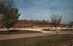 Decorah's Deluxe Motel Postcard