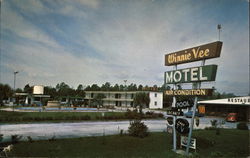 Winnie Vee Motel Postcard