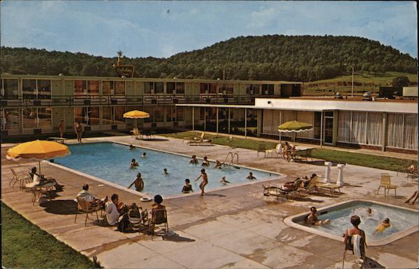 Pool Area at Holiday Inn Cave City Kentucky