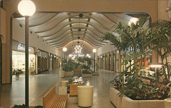 Burlington Mall Looking South Massachusetts