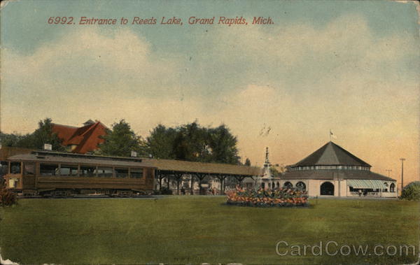 Entrance to Reeds Lake Grand Rapids Michigan