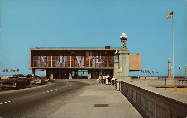 War Memorial Center Milwaukee Wisconsin