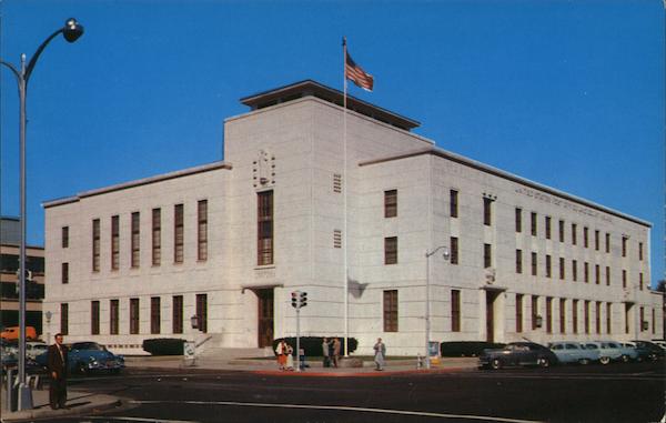 what time does the post office close in fresno california