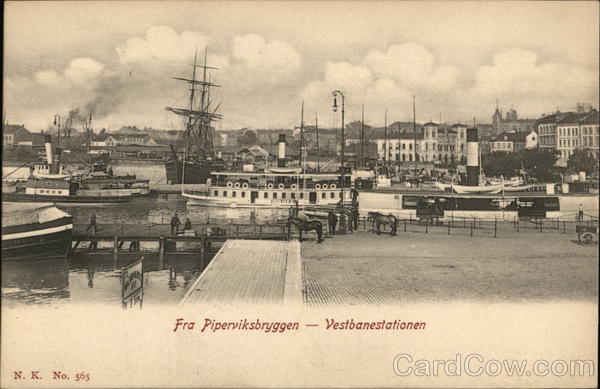 Fra Piperviksbryggen - Vestbanestationen - From Pipervika Bryggen - West Railway Station Oslo Norway