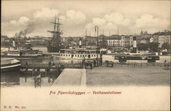 Fra Piperviksbryggen - Vestbanestationen - From Pipervika Bryggen - West Railway Station Postcard