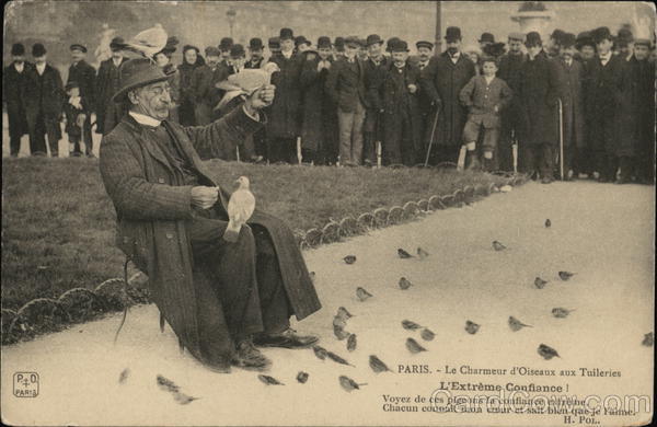 La Charmeur d'Oiseux aux Tulleries Paris France