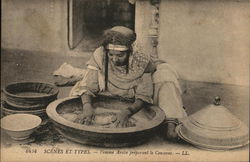 Scenes et Types - Femme Arabe Preparant le Couscous Postcard Postcard Postcard