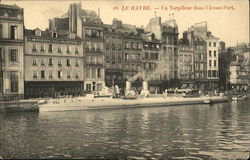 Un Torpilleur dans l'Avant-Port Postcard