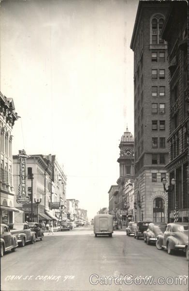 Main St. Corner 9th Dubuque, Iowa