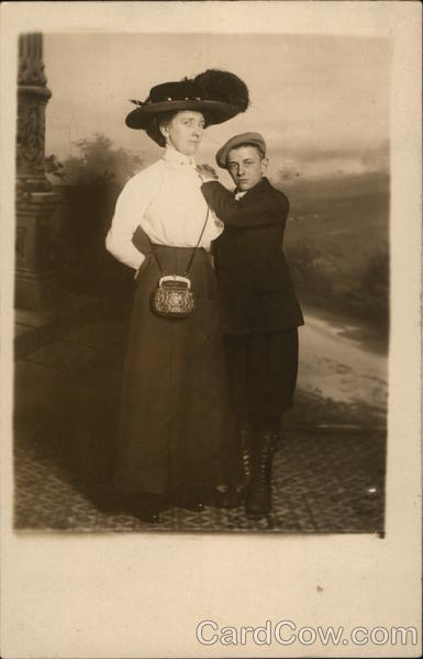 Portrait of a woman and boy - Circa 1890 Women