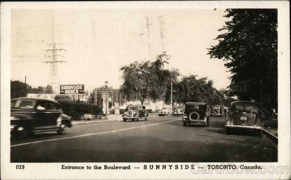Entrance to the Boulevard - Sunnyside - Toronto, Canada