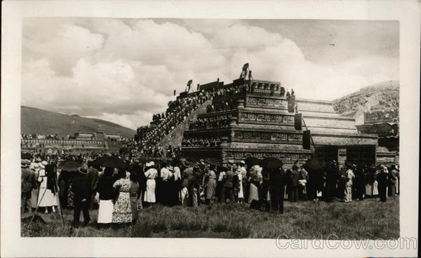 Ceremony in Teotihuacán Mexico Teothuacan