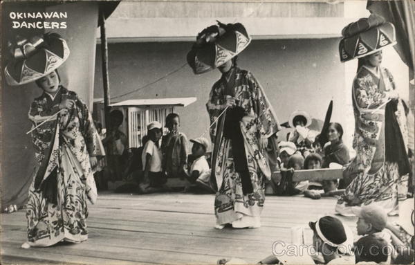 Okinawan dancers Japan