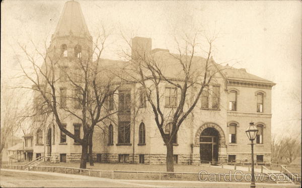 Large Building - School or Court House? Buildings