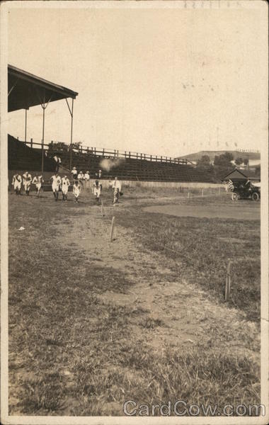 Runners on Grass Track St. Joseph Missouri