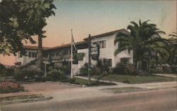 New and Distinctive Pine Crest Lodge Apartment - Hotel Postcard