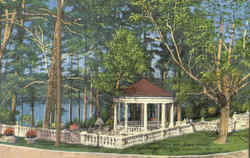 Palisades And Band Stand, Julian Smith Park Postcard