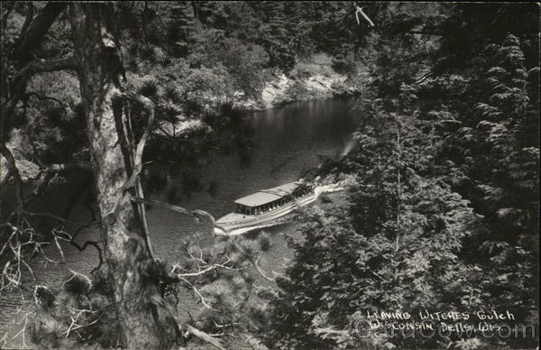 Leaving Witches Gulch Wisconsin Dells