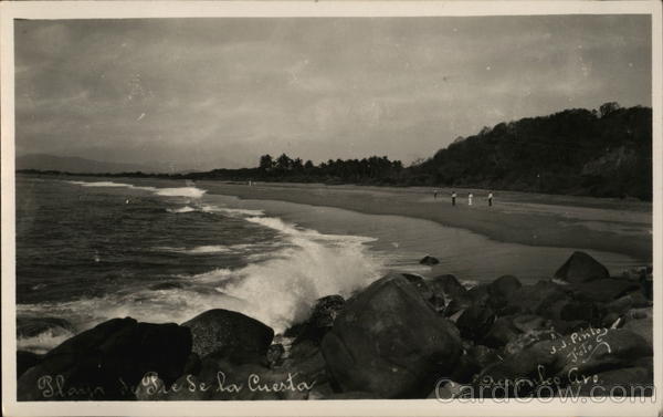 Playa de Pie de la Cuesta Aculpoco Mexico J. J. Pinto