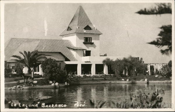 La Laguna Barranco Peru