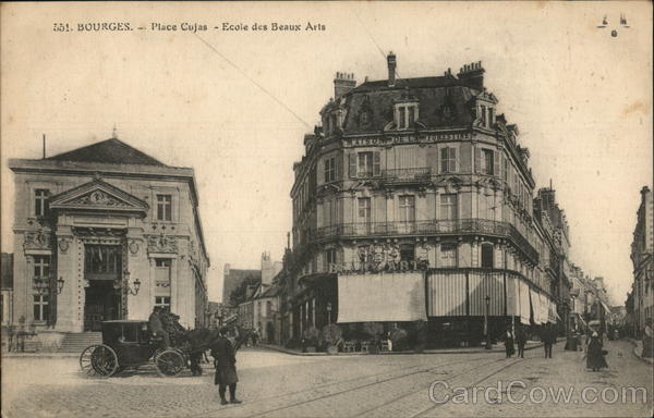 Place Cujas - Ecole des Beaux Arts Bourges France