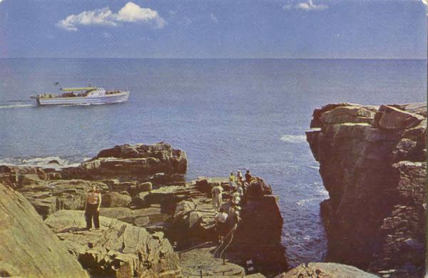 Sightseeing Cruise At Thunder Hole Bar Harbor Maine