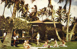 Halekulani Hotel And Bungalows On Waikiki Beach Postcard