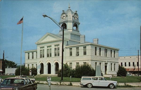 Wayne County Courthouse Waynesboro Tennessee