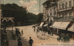 100 Fontainebleau - High Street Postcard
