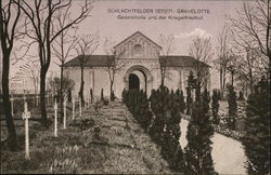 Gedenkhalle und der Kriegerfriedhof Postcard