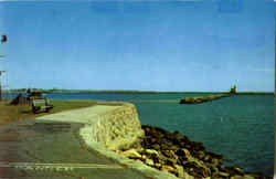 Breakwater And Lighthouse, Seaside Park Postcard