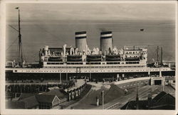 Hapag-Schneildampfer in Cuxhaven Postcard
