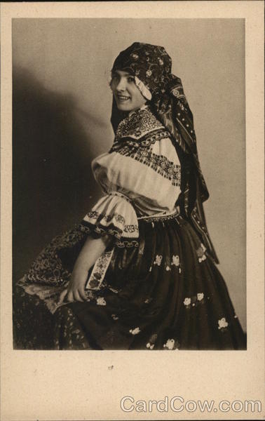 Zadruha, Praha II., Prikopy 12, Czechoslovakia Women