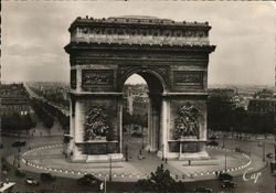 L'Arc de Triomphe Postcard