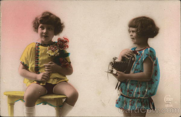 Art Deco Girls Taking Photos