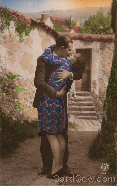 Art Deco Couple Kissing Couples