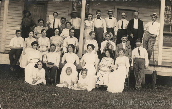 Snapshot of Family on Porch Red Boiling Springs Tennessee