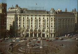 Fuente de Neptuno y Hotel Palace Postcard