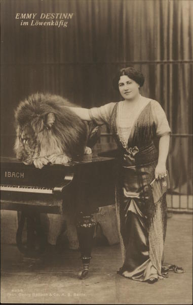 Emmy Destinn in Lowenkafig Performers & Groups