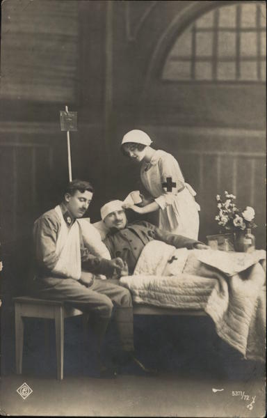 Nurse treating wounded soldiers World War I