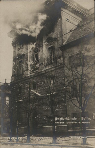 Strabenkampfe in Berlin Germany